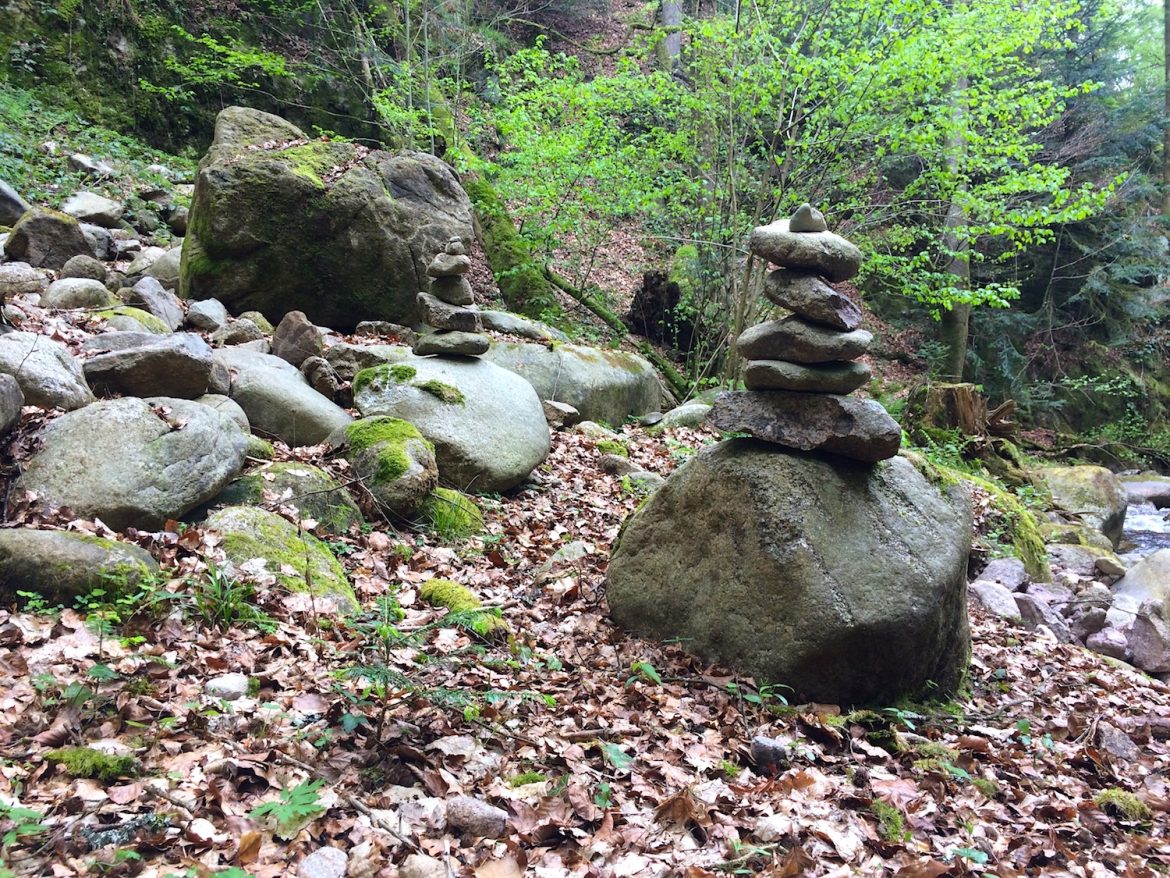 Geroldsauer Wasserfälle: Mysteriöse Steinskulpturen