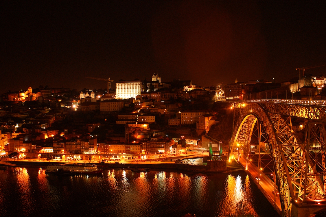 Brücke "Ponte Dom Luís I" by Night